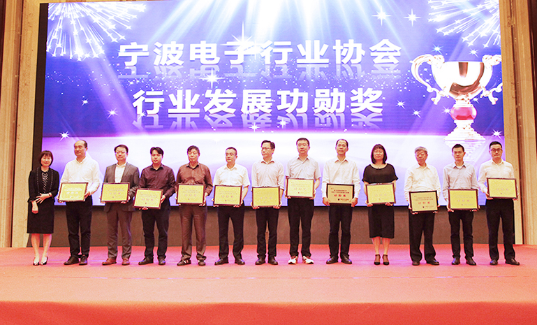 功勋 官网使用.jpg