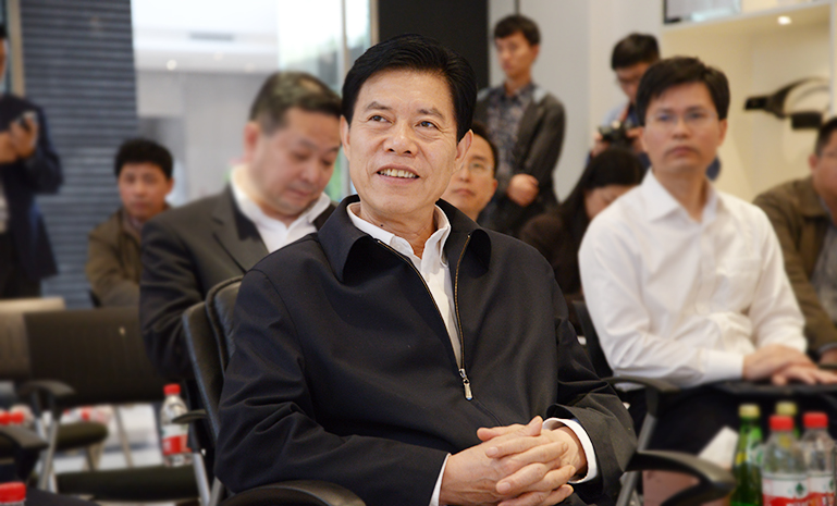 钟山听取王剑峰董事长对公司现状的汇报！。 官网使用.jpg